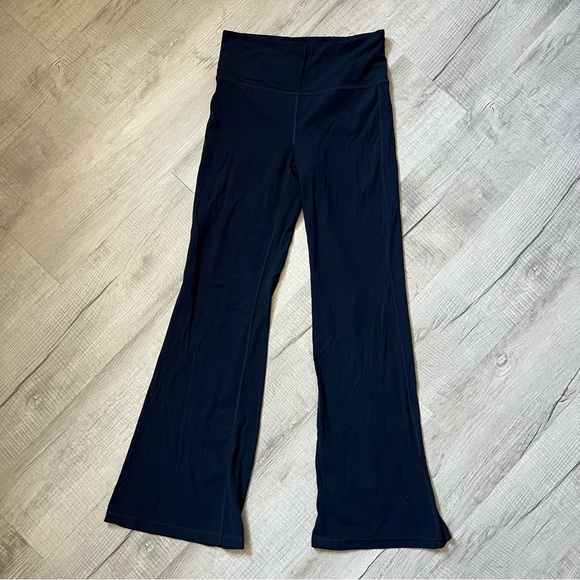 ATHLETA ELATION RISE FLARE PANT YOGA LEGGINGS Navy Blue Medium Pilates Gym - Picture 9 of 16